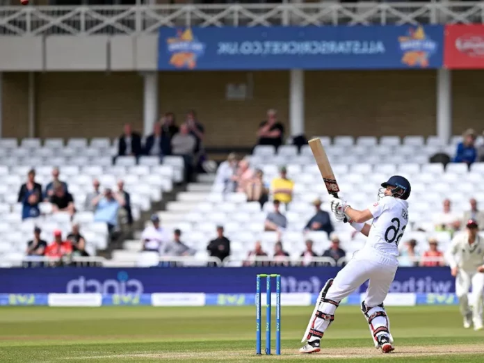 Joe Root Reverse Scoope Historical Six on Southee