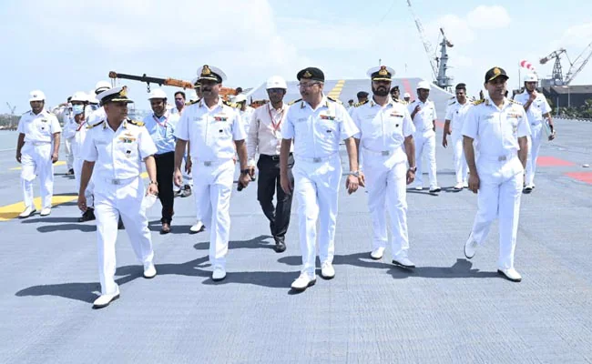 Aircraft carrier ins vikrant